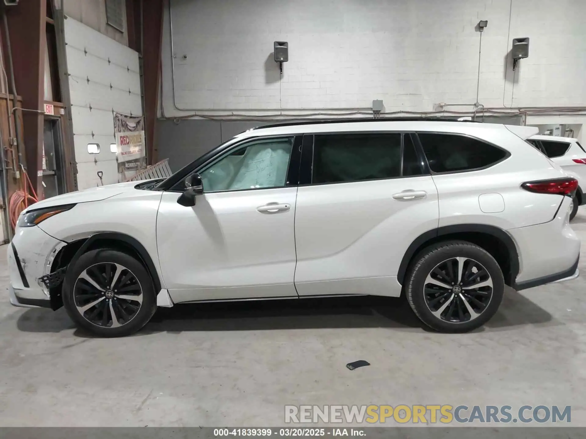 14 Photograph of a damaged car 5TDJZRBH0MS059585 TOYOTA HIGHLANDER 2021