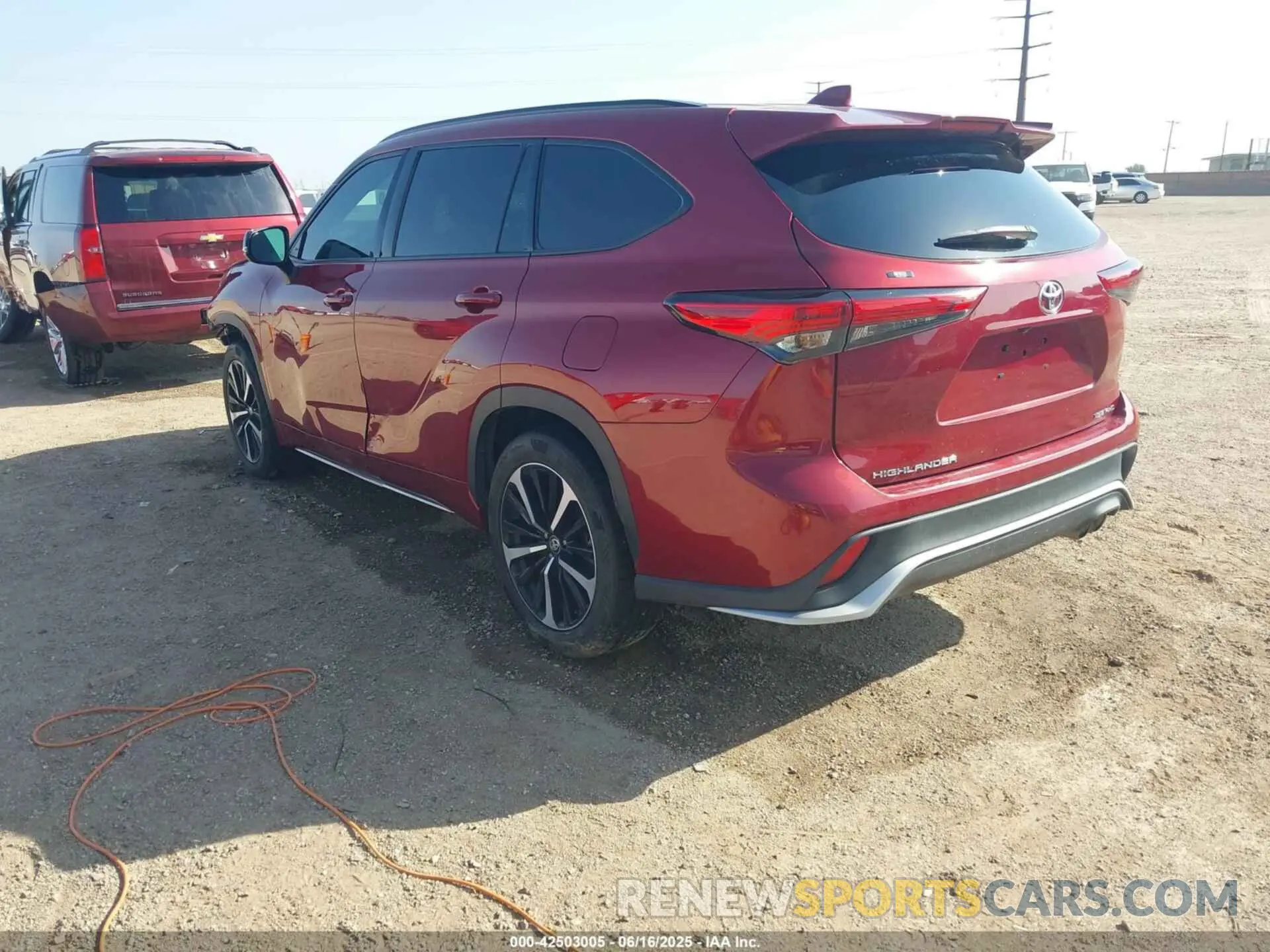 3 Photograph of a damaged car 5TDJZRBH0MS062146 TOYOTA HIGHLANDER 2021