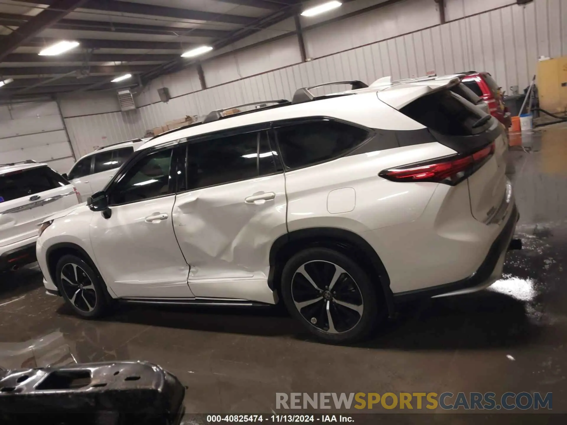 14 Photograph of a damaged car 5TDJZRBH5MS060828 TOYOTA HIGHLANDER 2021