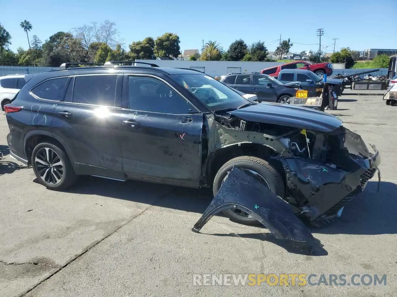4 Photograph of a damaged car 5TDJZRBH6MS147153 TOYOTA HIGHLANDER 2021