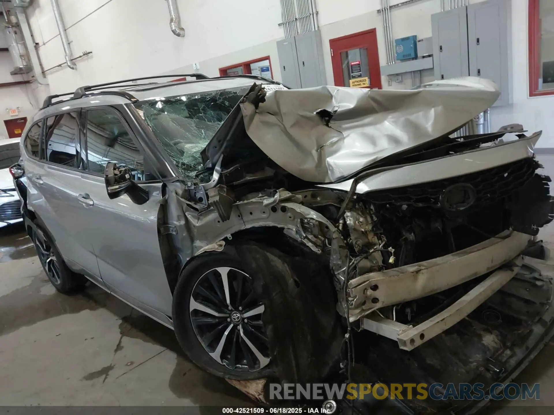 1 Фотография поврежденного автомобиля 5TDJZRBH8MS072794 TOYOTA HIGHLANDER 2021