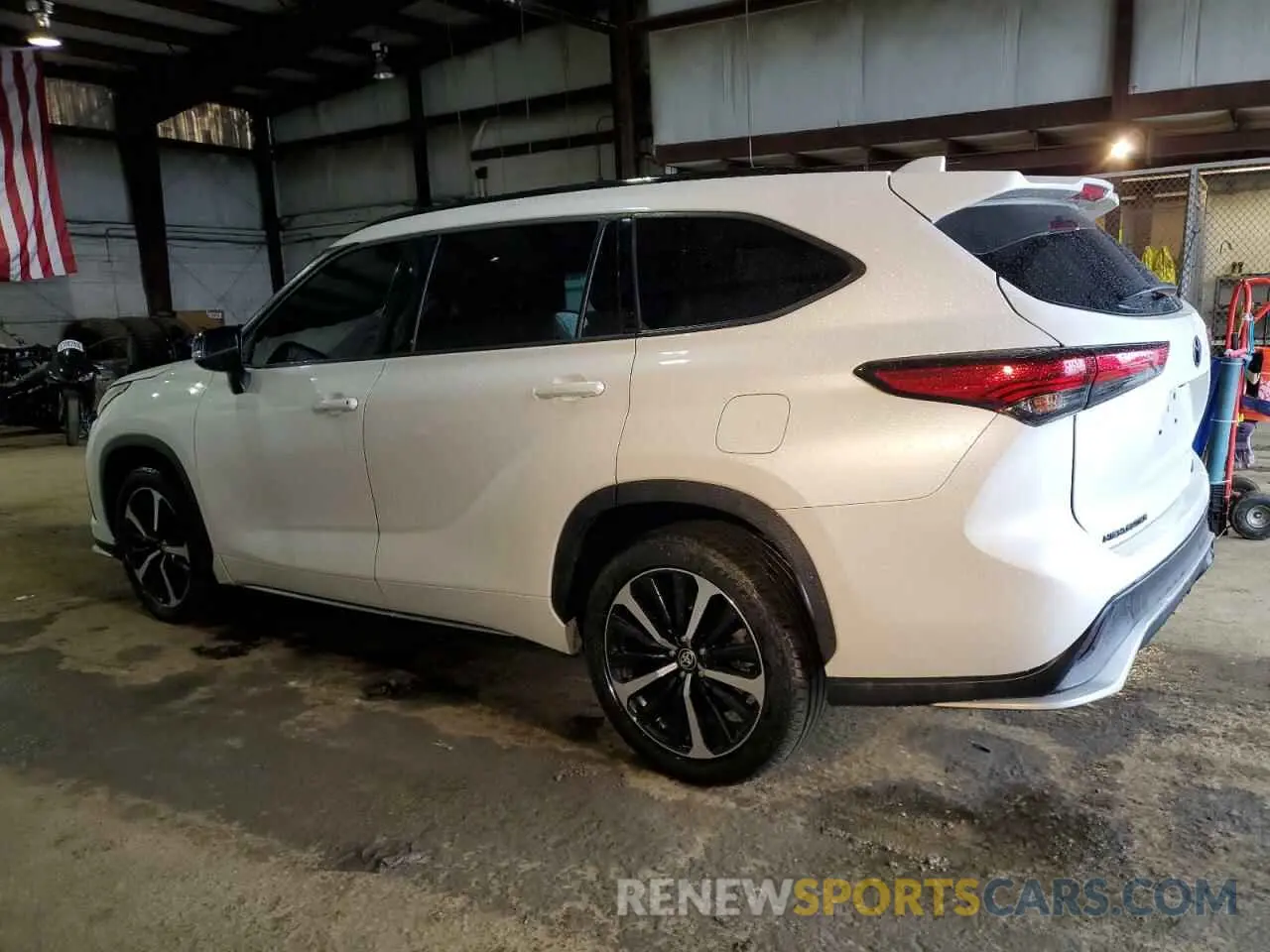 2 Photograph of a damaged car 5TDJZRBH8MS139426 TOYOTA HIGHLANDER 2021