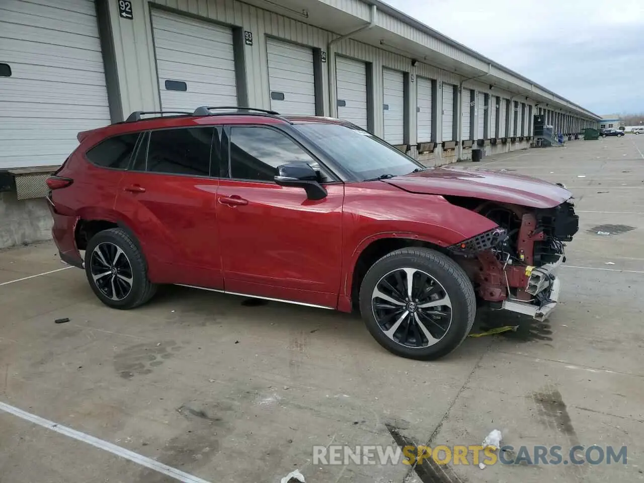 4 Photograph of a damaged car 5TDJZRBH8MS146280 TOYOTA HIGHLANDER 2021