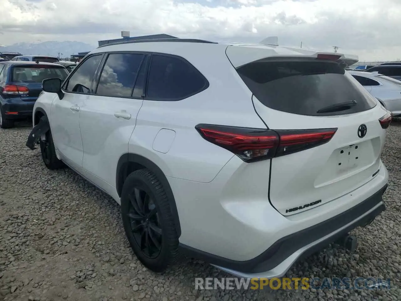 2 Photograph of a damaged car 5TDJZRBH9MS063148 TOYOTA HIGHLANDER 2021