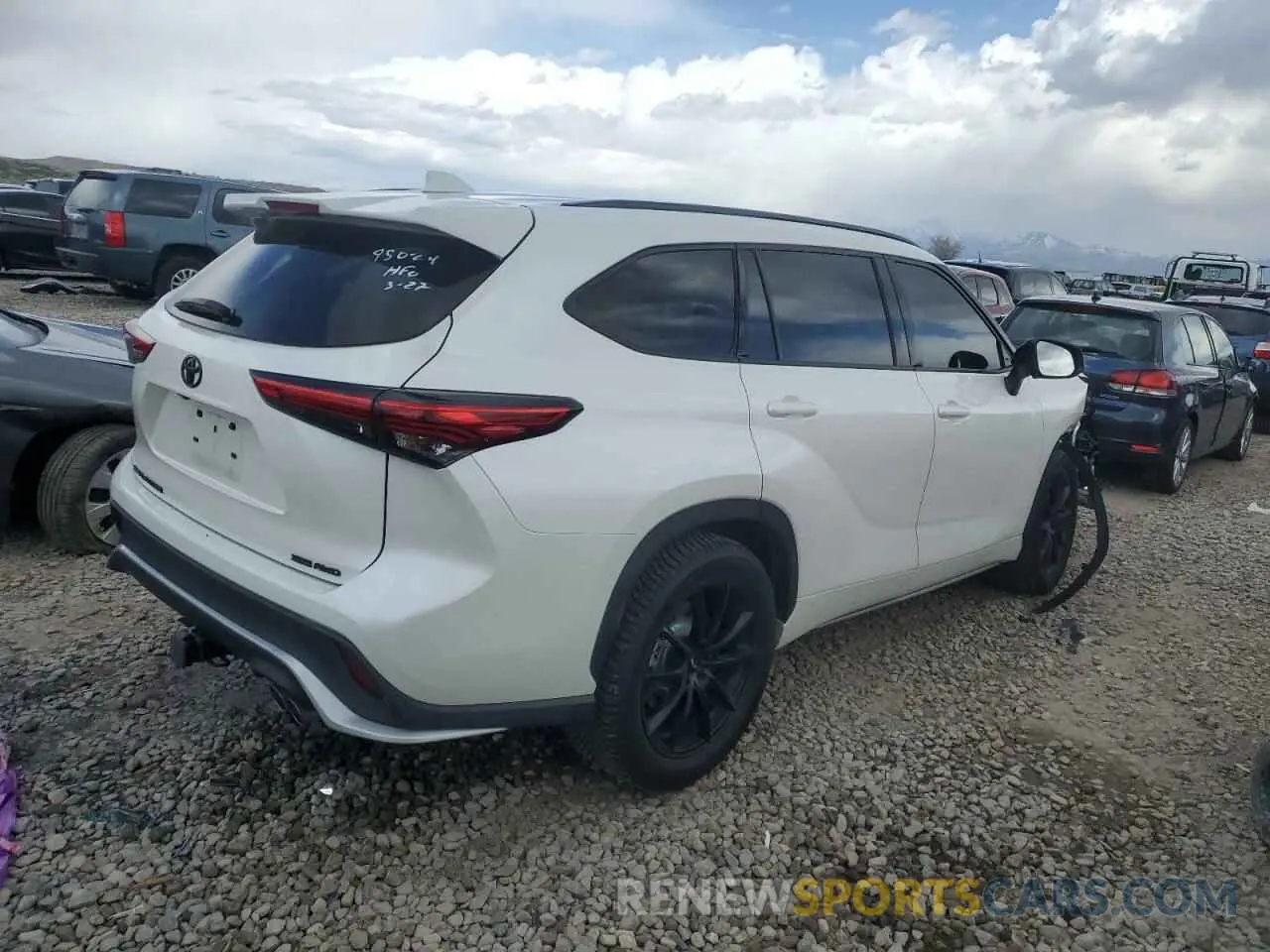 3 Photograph of a damaged car 5TDJZRBH9MS063148 TOYOTA HIGHLANDER 2021