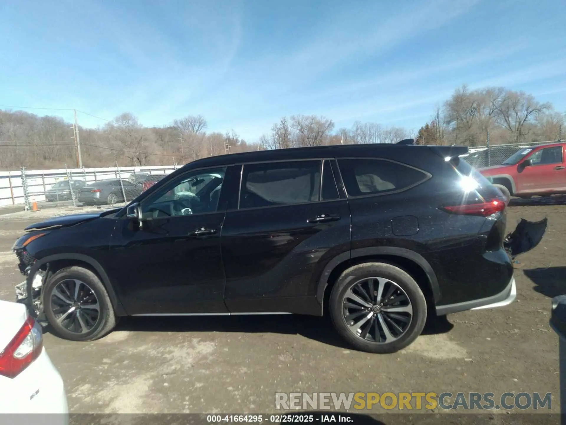 14 Photograph of a damaged car 5TDJZRBHXMS148998 TOYOTA HIGHLANDER 2021