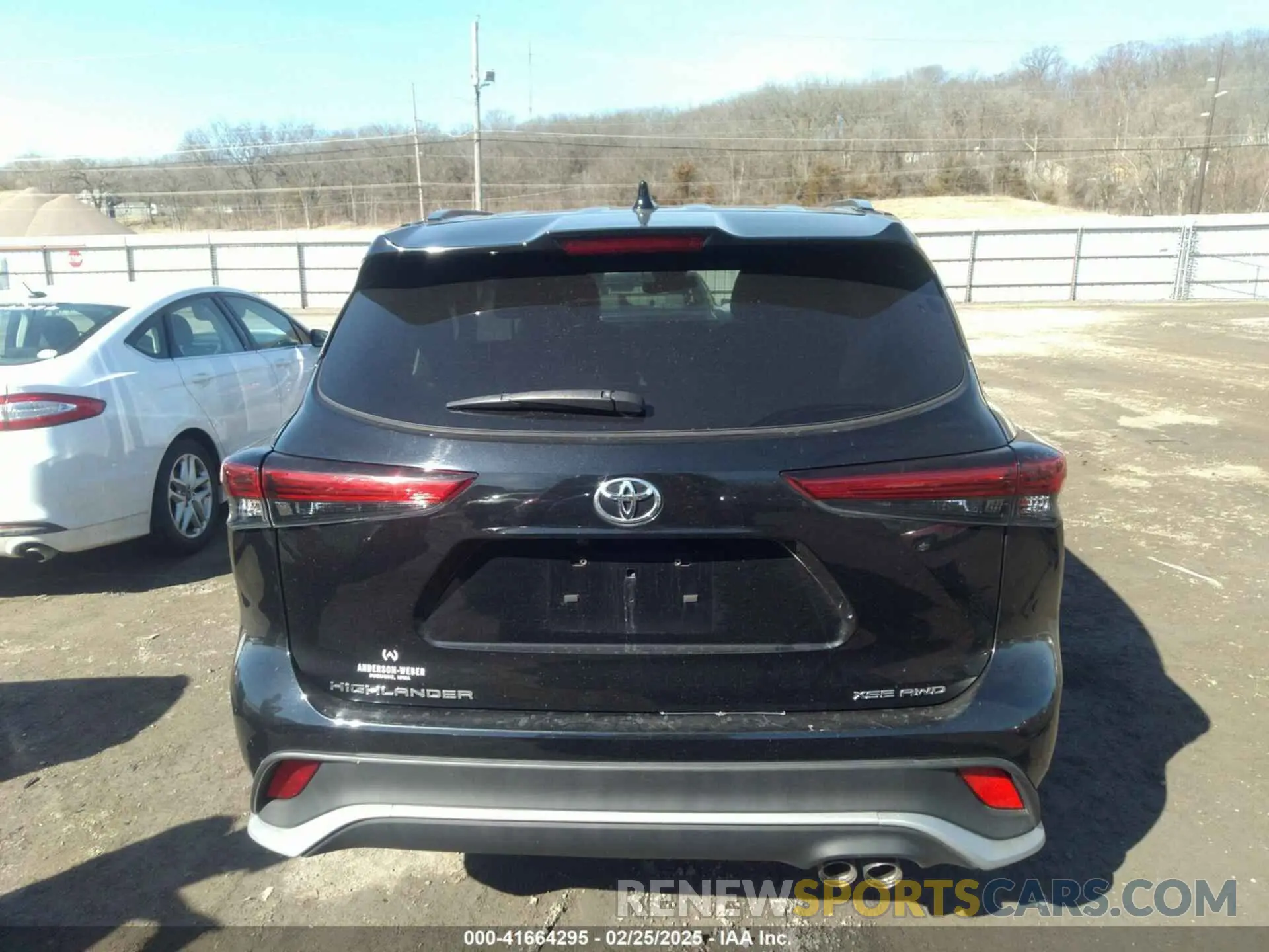 16 Photograph of a damaged car 5TDJZRBHXMS148998 TOYOTA HIGHLANDER 2021