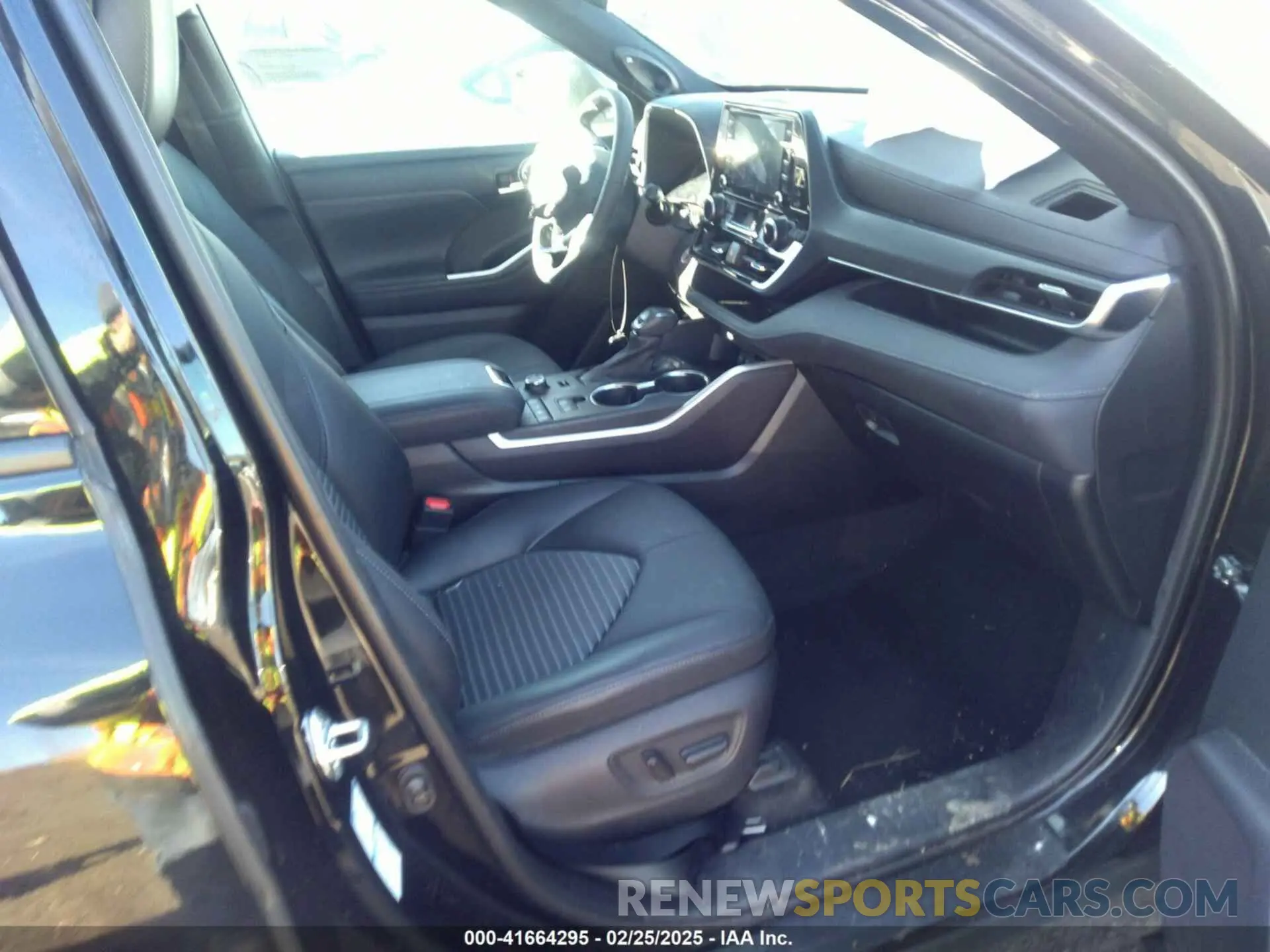 5 Photograph of a damaged car 5TDJZRBHXMS148998 TOYOTA HIGHLANDER 2021