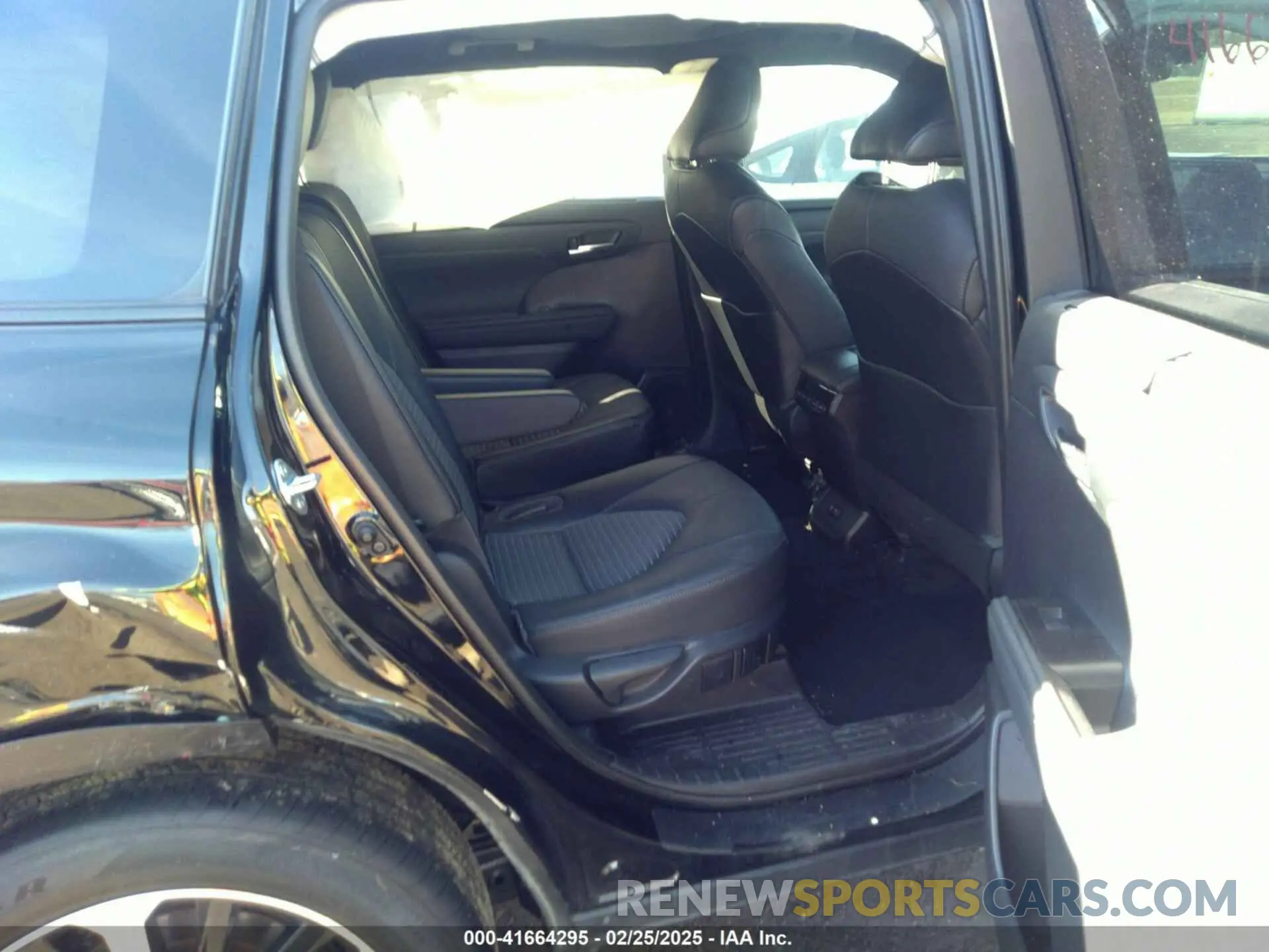 8 Photograph of a damaged car 5TDJZRBHXMS148998 TOYOTA HIGHLANDER 2021