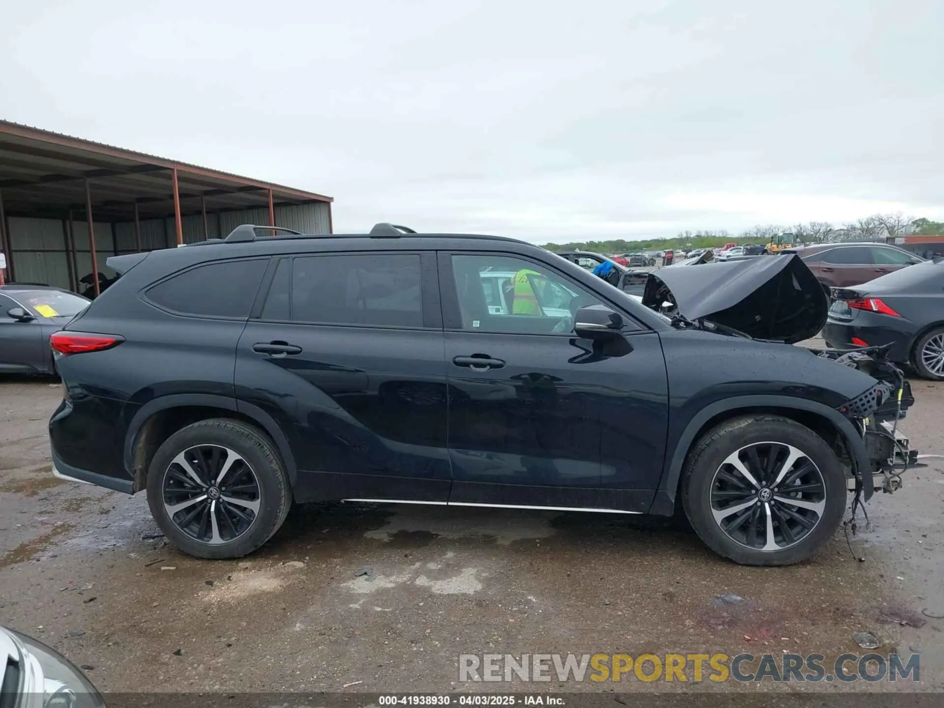 14 Photograph of a damaged car 5TDLZRAH5MS039469 TOYOTA HIGHLANDER 2021