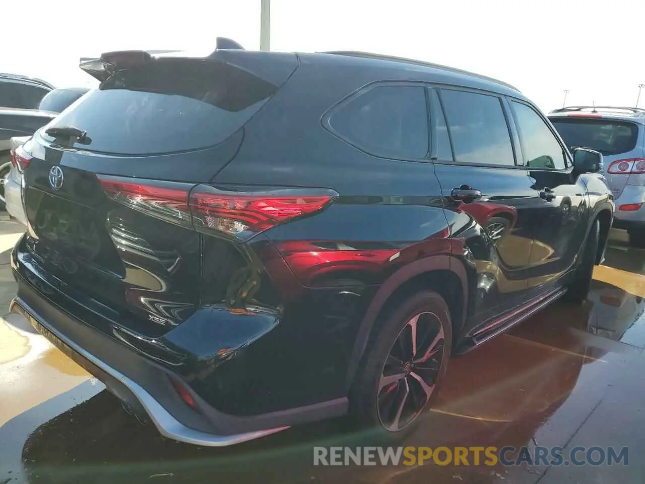3 Photograph of a damaged car 5TDLZRAH7MS031776 TOYOTA HIGHLANDER 2021