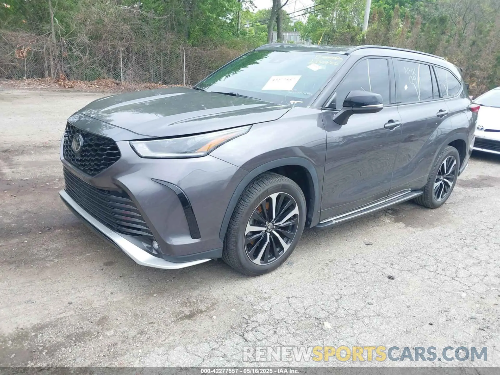 2 Photograph of a damaged car 5TDLZRAH7MS056497 TOYOTA HIGHLANDER 2021
