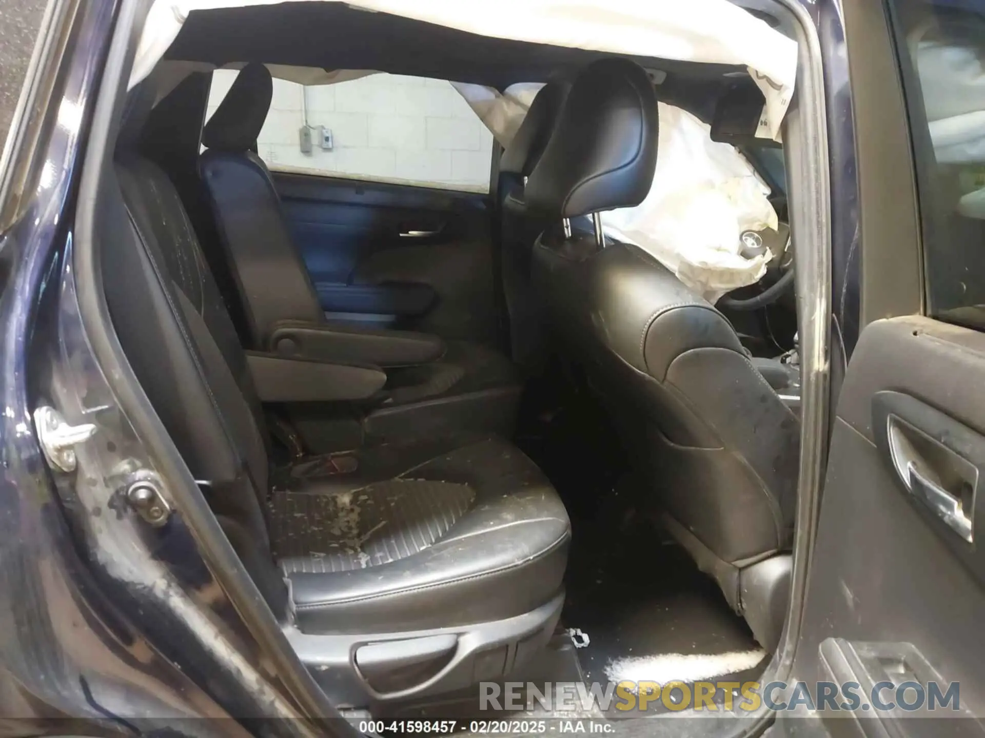 8 Photograph of a damaged car 5TDLZRAH9MS064231 TOYOTA HIGHLANDER 2021