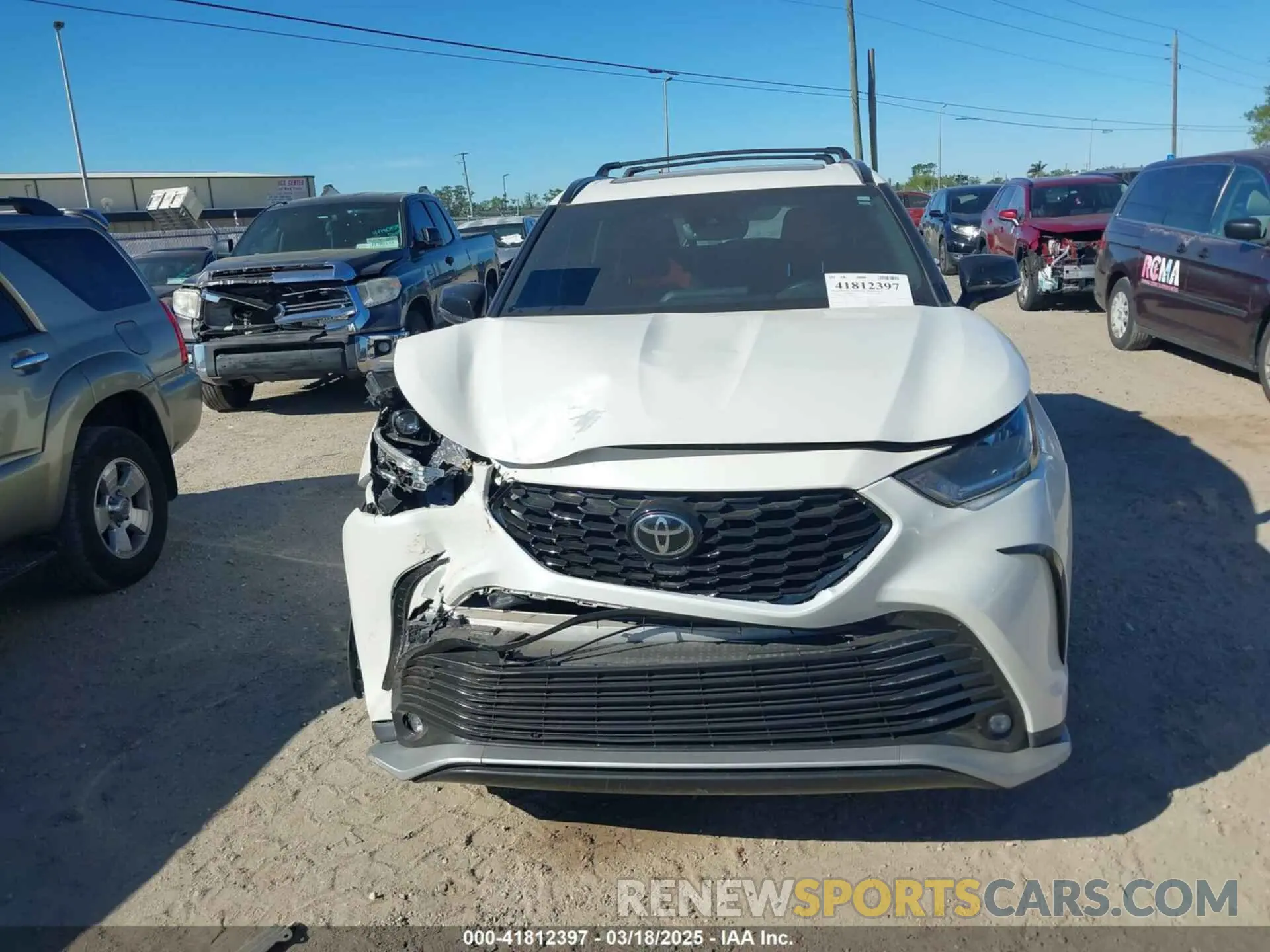 12 Photograph of a damaged car 5TDLZRAHXMS048670 TOYOTA HIGHLANDER 2021