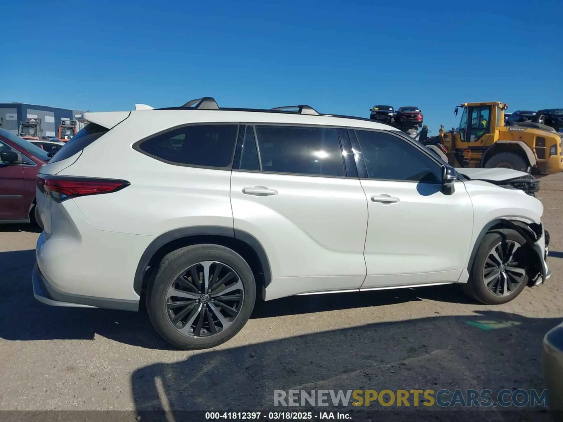 13 Photograph of a damaged car 5TDLZRAHXMS048670 TOYOTA HIGHLANDER 2021