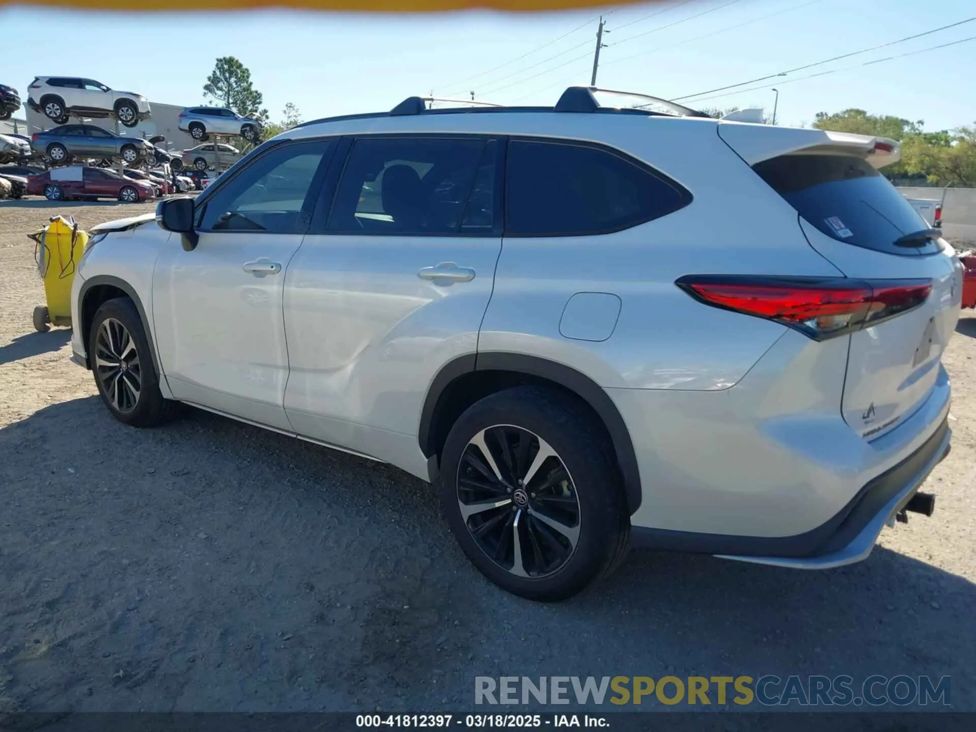 3 Photograph of a damaged car 5TDLZRAHXMS048670 TOYOTA HIGHLANDER 2021