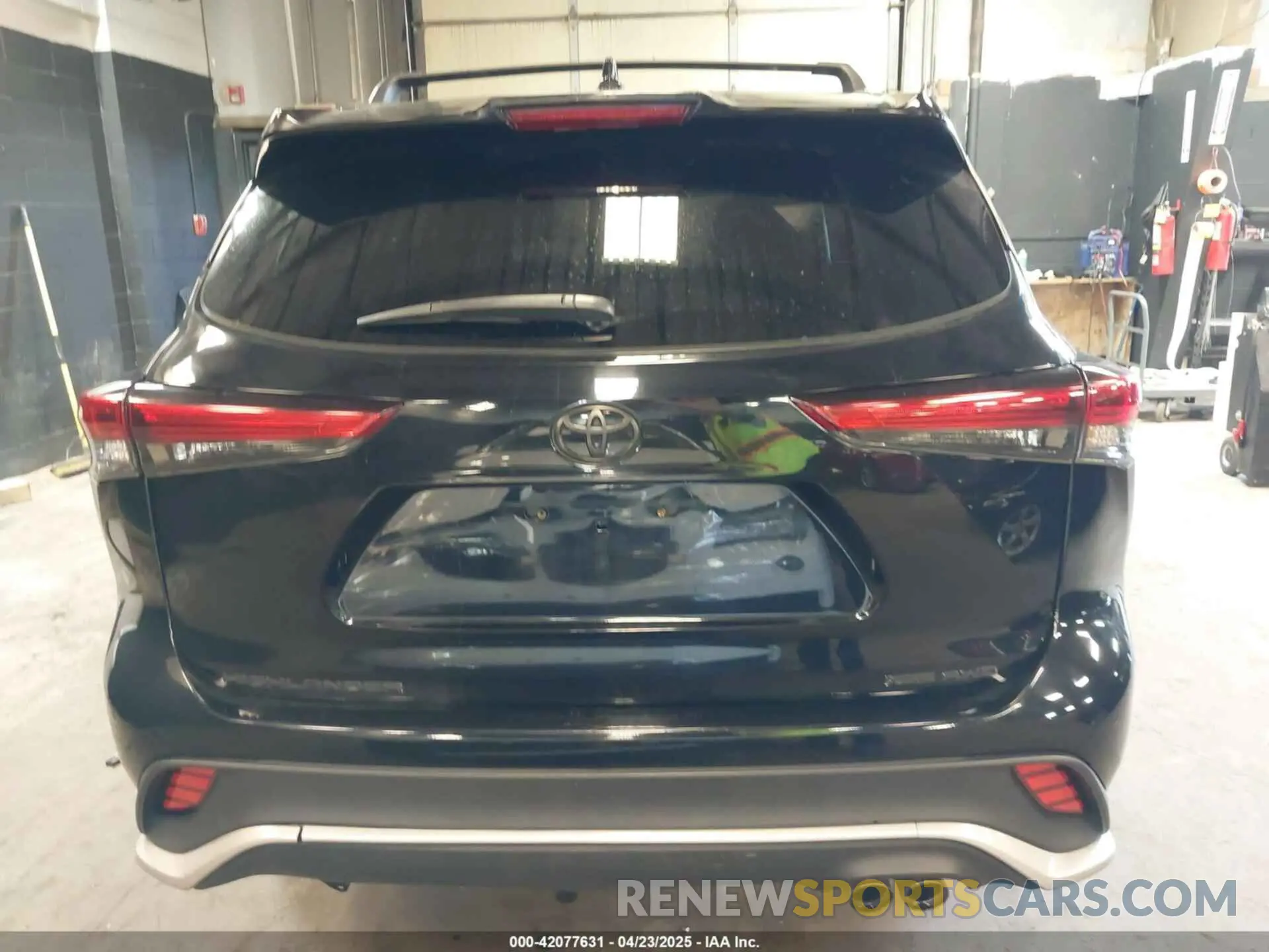 16 Photograph of a damaged car 5TDLZRBH8MS153139 TOYOTA HIGHLANDER 2021