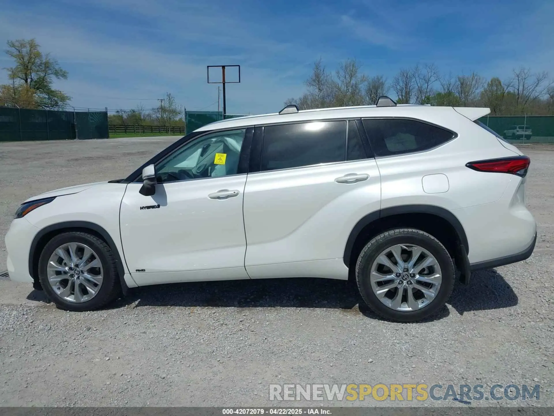 14 Photograph of a damaged car 5TDXBRCH0MS033548 TOYOTA HIGHLANDER 2021