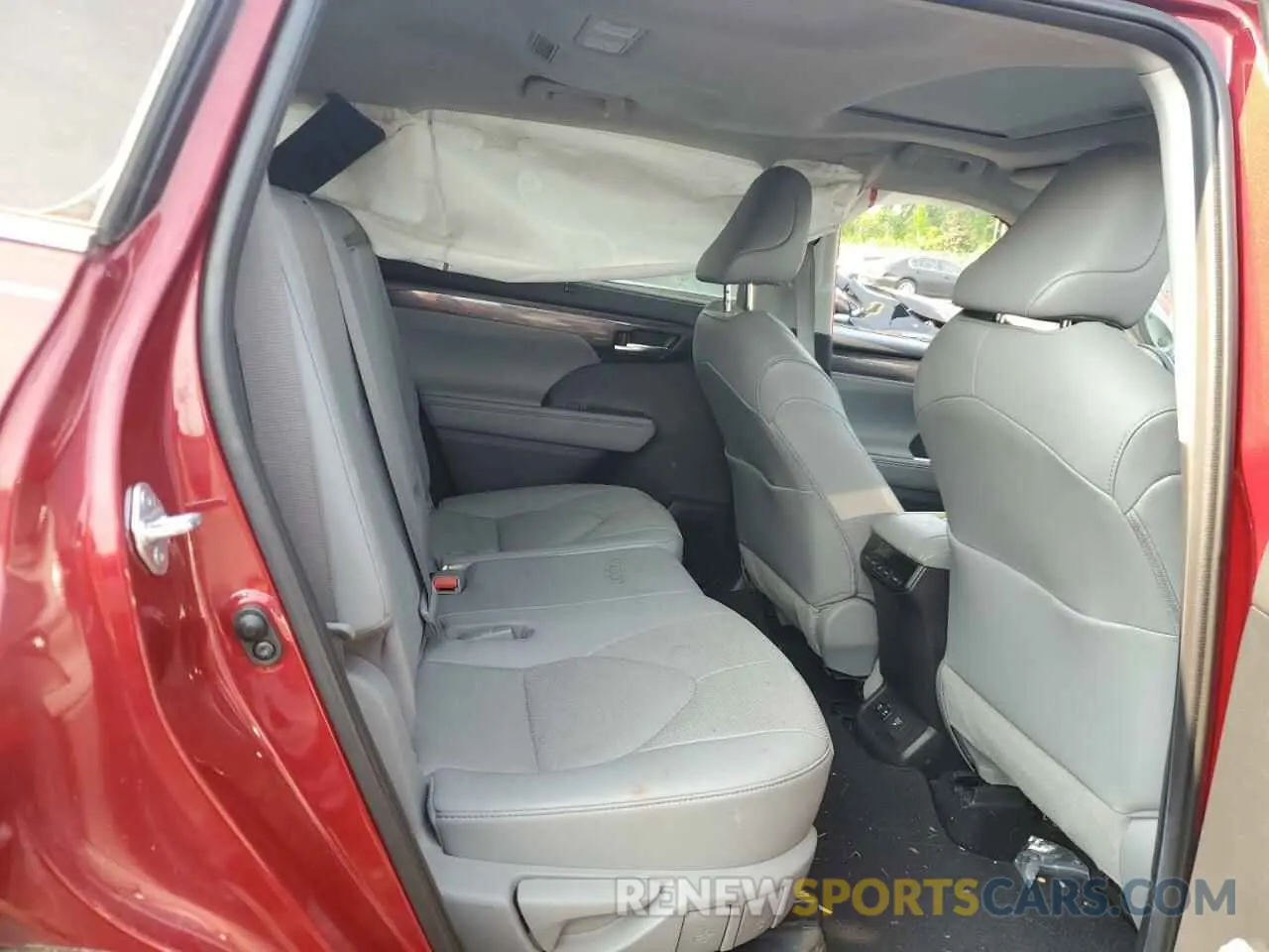 10 Photograph of a damaged car 5TDYARAH6MS505536 TOYOTA HIGHLANDER 2021