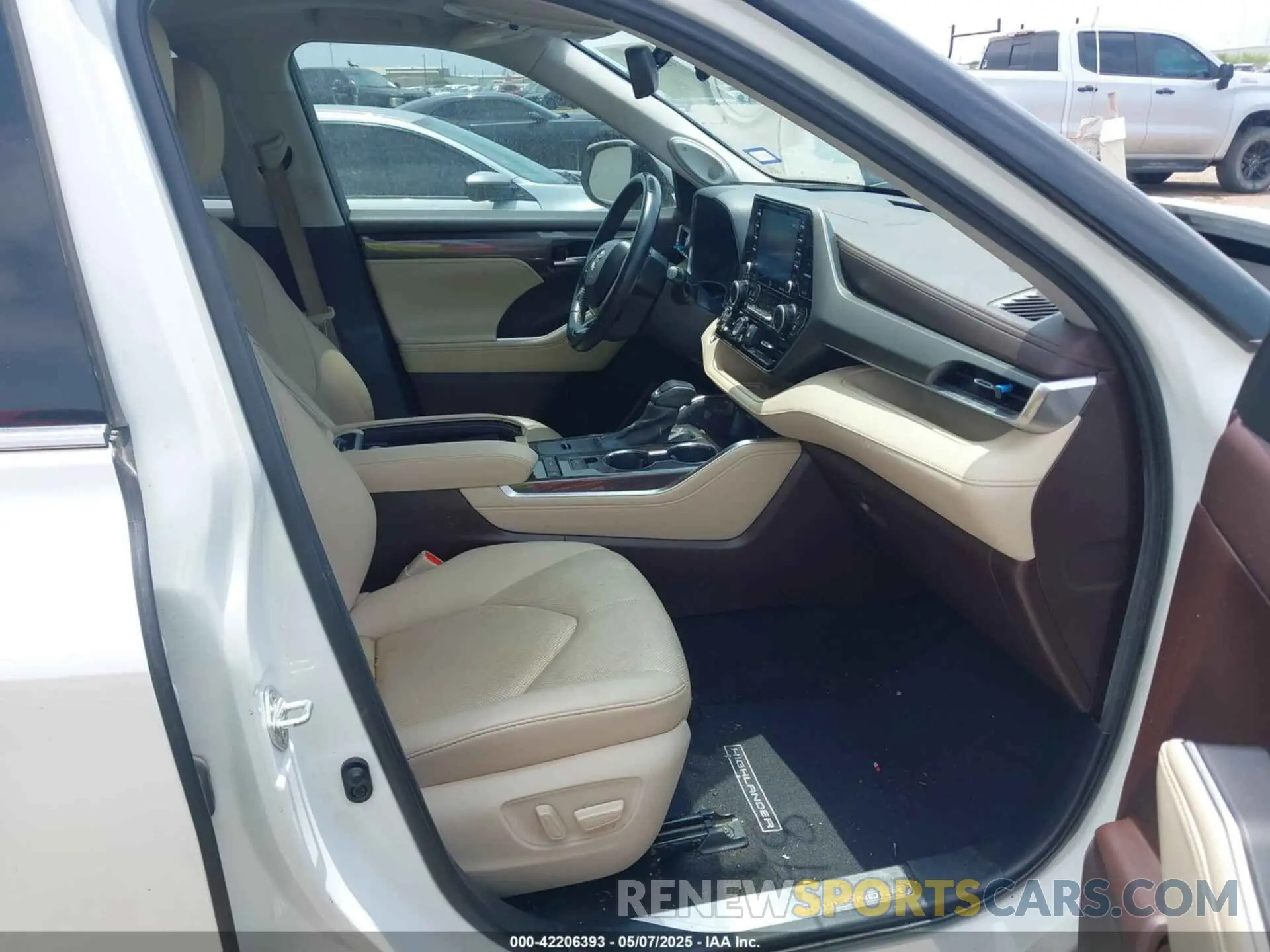 5 Photograph of a damaged car 5TDYZRAH2MS525873 TOYOTA HIGHLANDER 2021