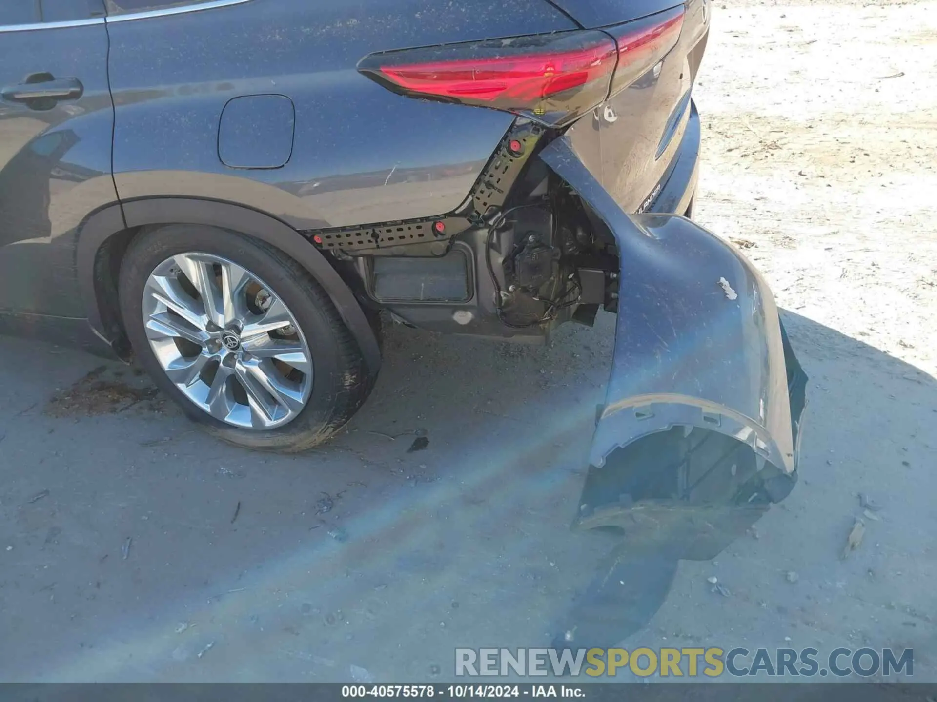 14 Photograph of a damaged car 5TDYZRAH2MS537683 TOYOTA HIGHLANDER 2021