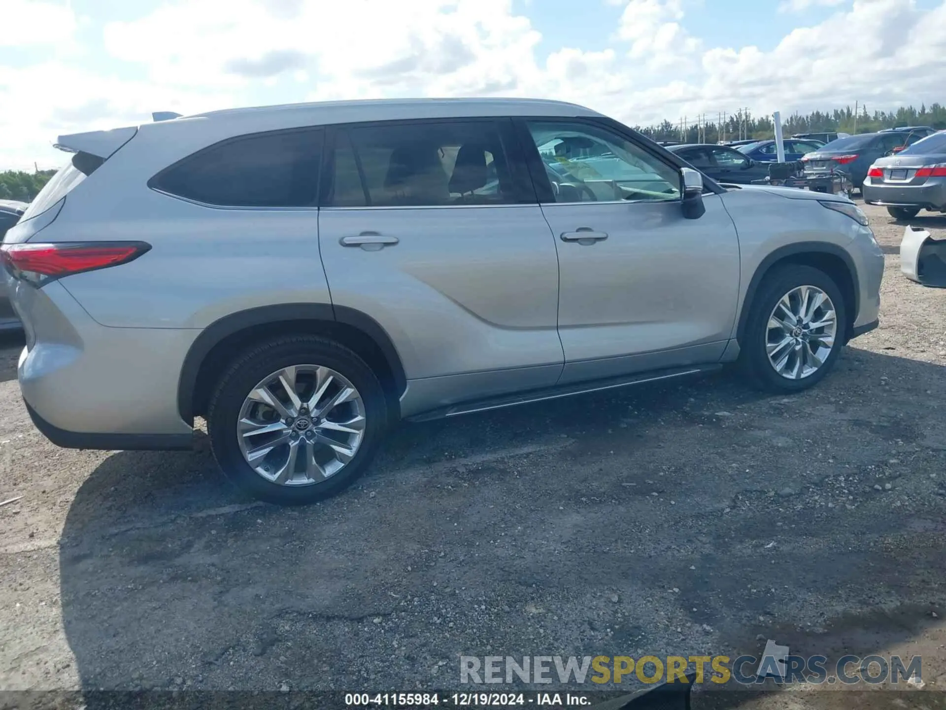4 Photograph of a damaged car 5TDYZRAH3MS068118 TOYOTA HIGHLANDER 2021