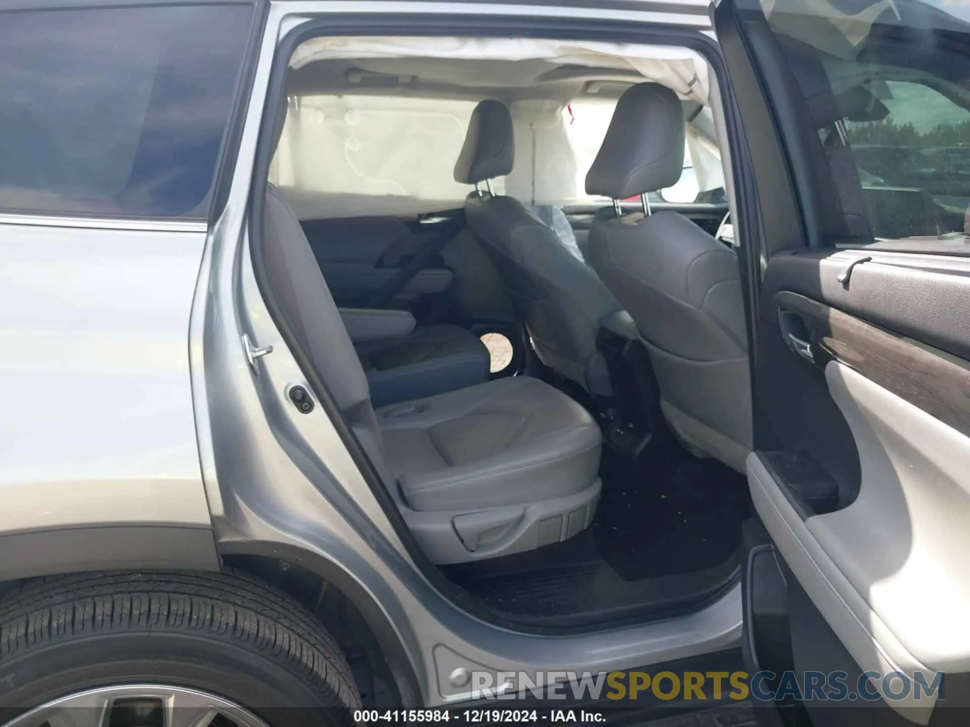8 Photograph of a damaged car 5TDYZRAH3MS068118 TOYOTA HIGHLANDER 2021