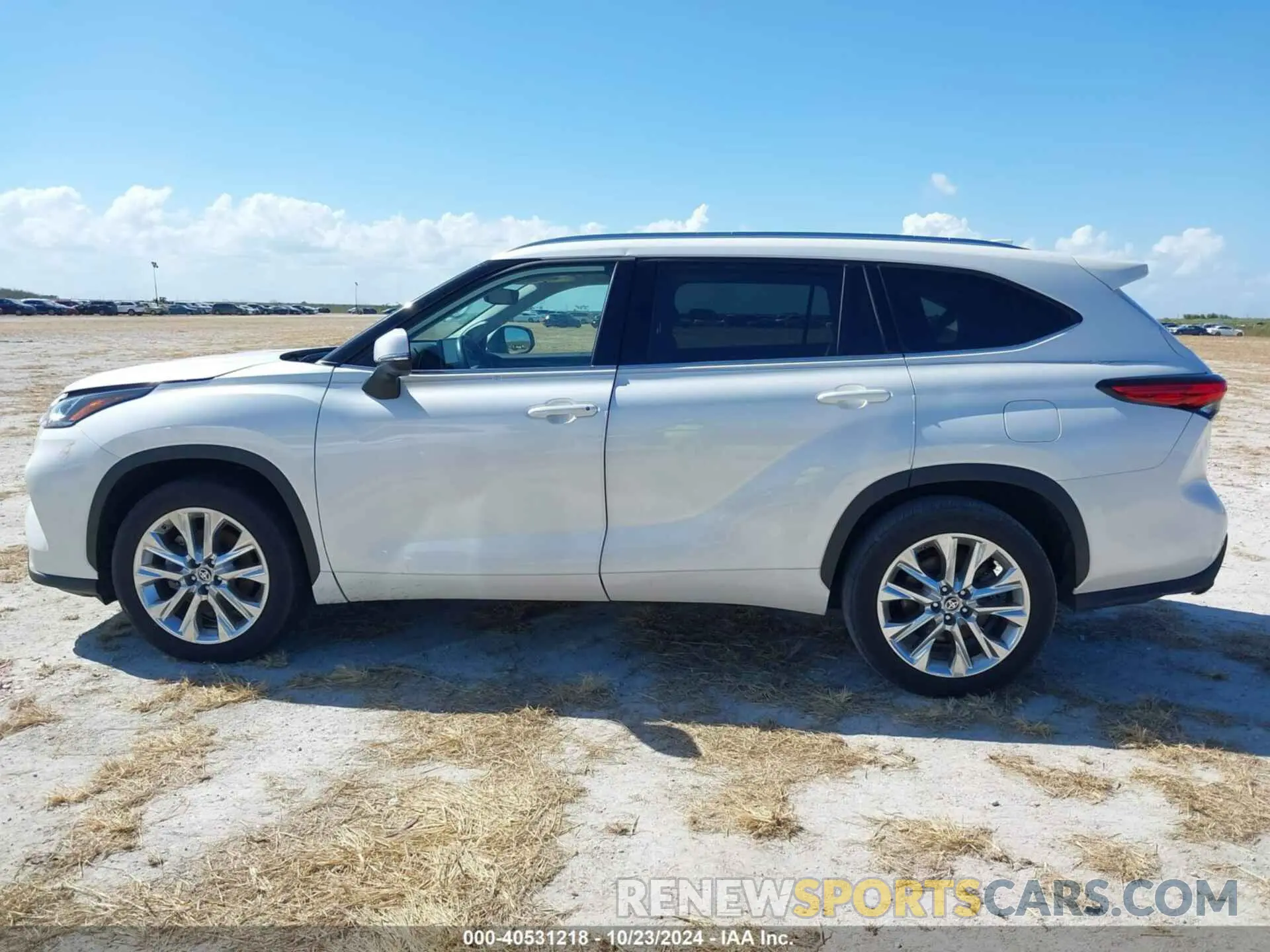 14 Photograph of a damaged car 5TDYZRAH3MS526627 TOYOTA HIGHLANDER 2021
