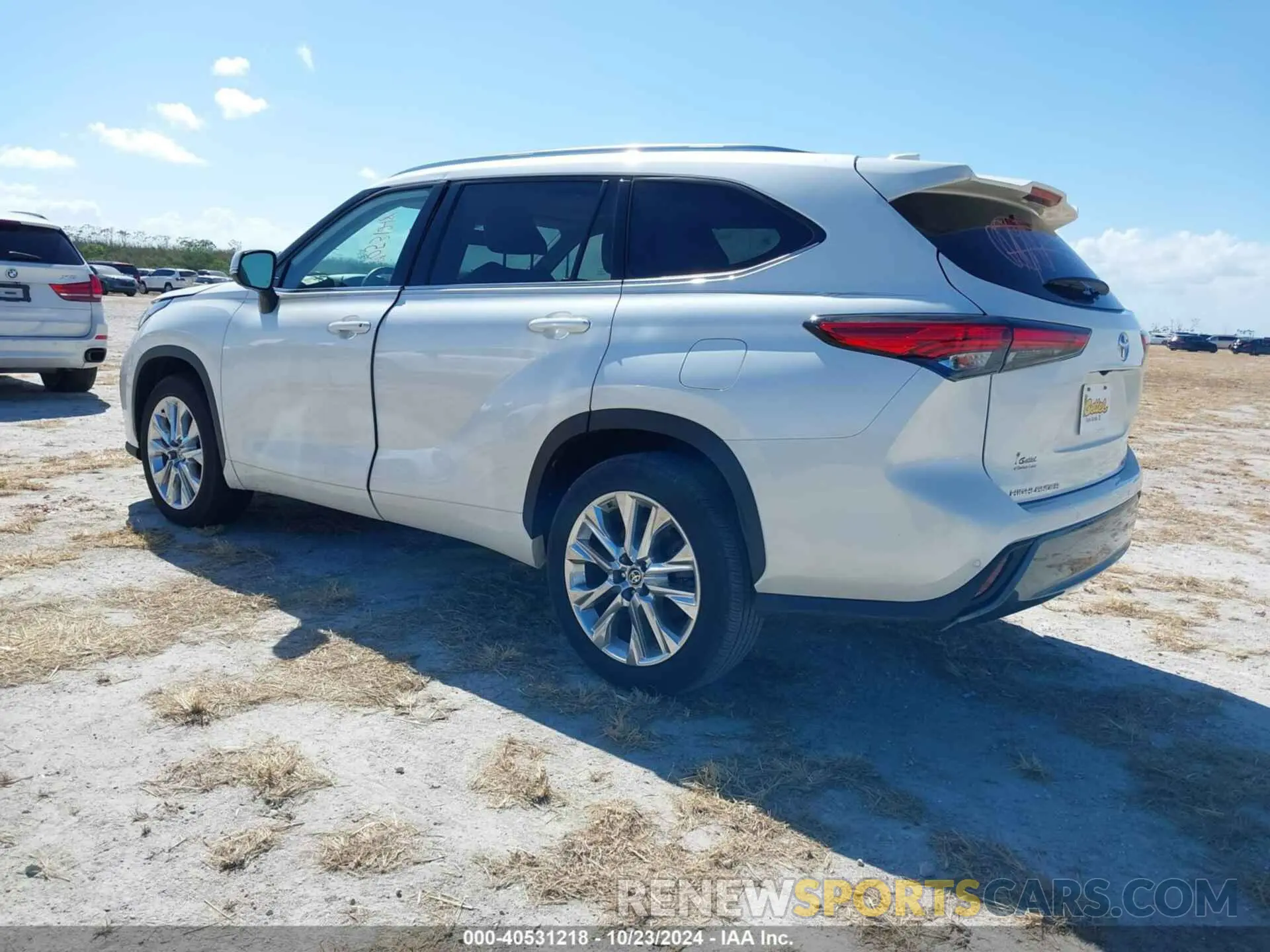 3 Photograph of a damaged car 5TDYZRAH3MS526627 TOYOTA HIGHLANDER 2021