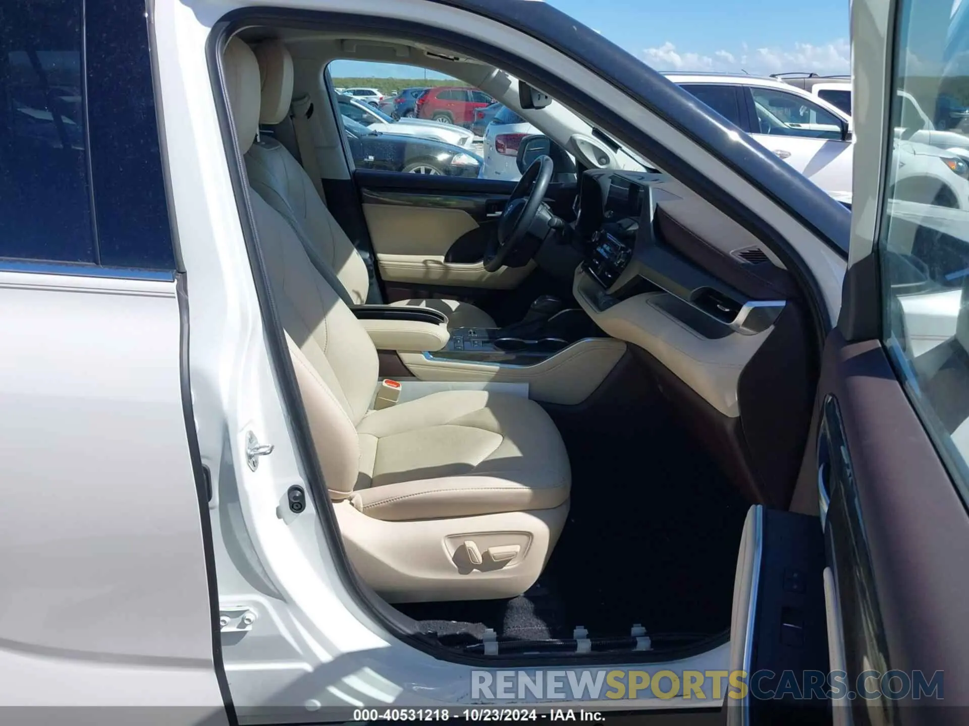 5 Photograph of a damaged car 5TDYZRAH3MS526627 TOYOTA HIGHLANDER 2021