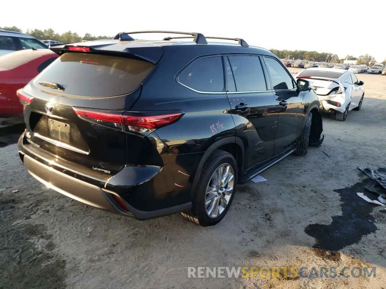 3 Photograph of a damaged car 5TDYZRAH6MS055881 TOYOTA HIGHLANDER 2021