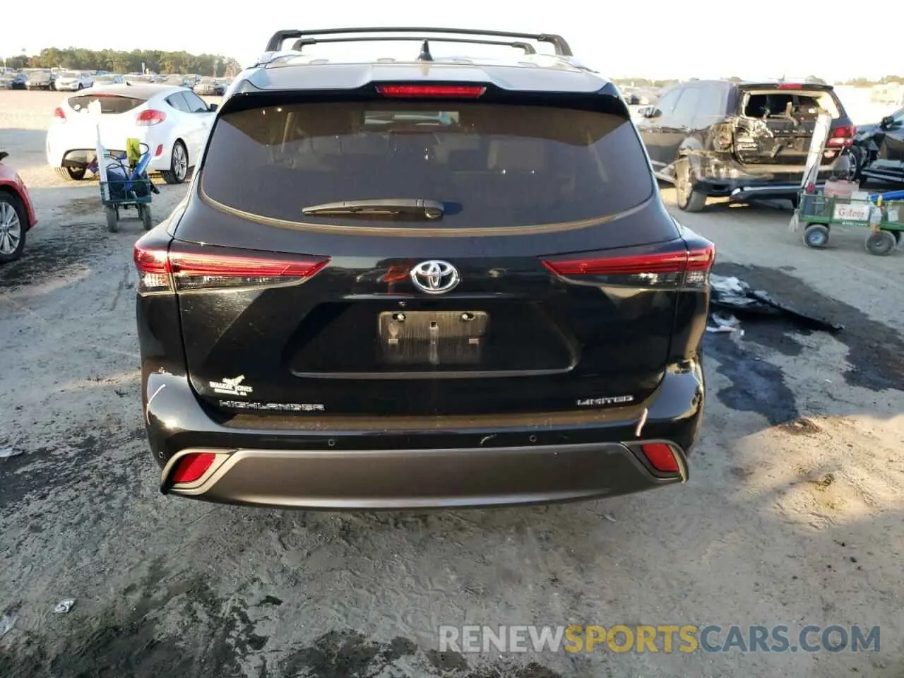 6 Photograph of a damaged car 5TDYZRAH6MS055881 TOYOTA HIGHLANDER 2021