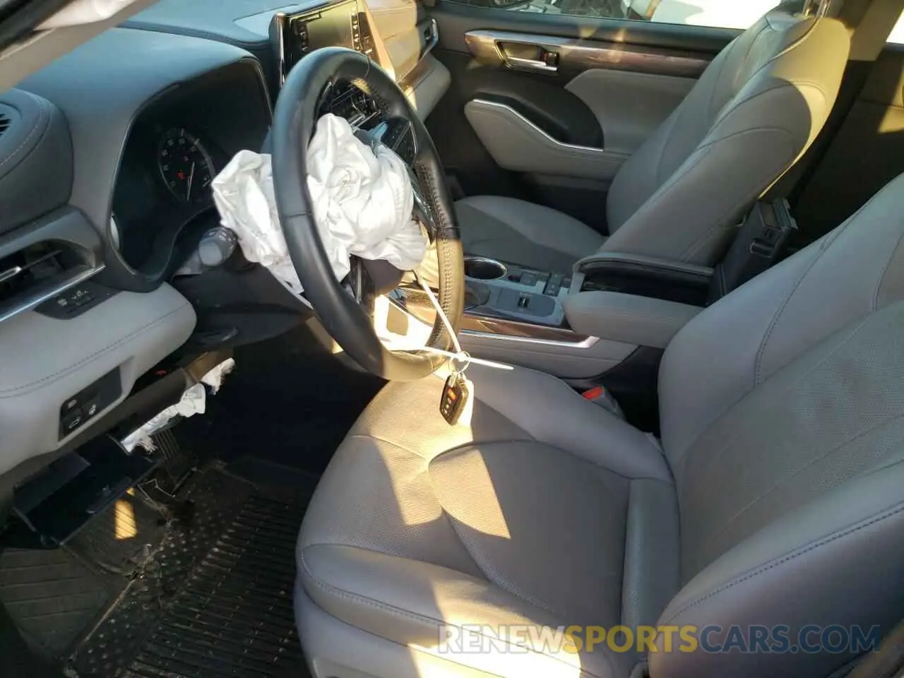 7 Photograph of a damaged car 5TDYZRAH6MS055881 TOYOTA HIGHLANDER 2021
