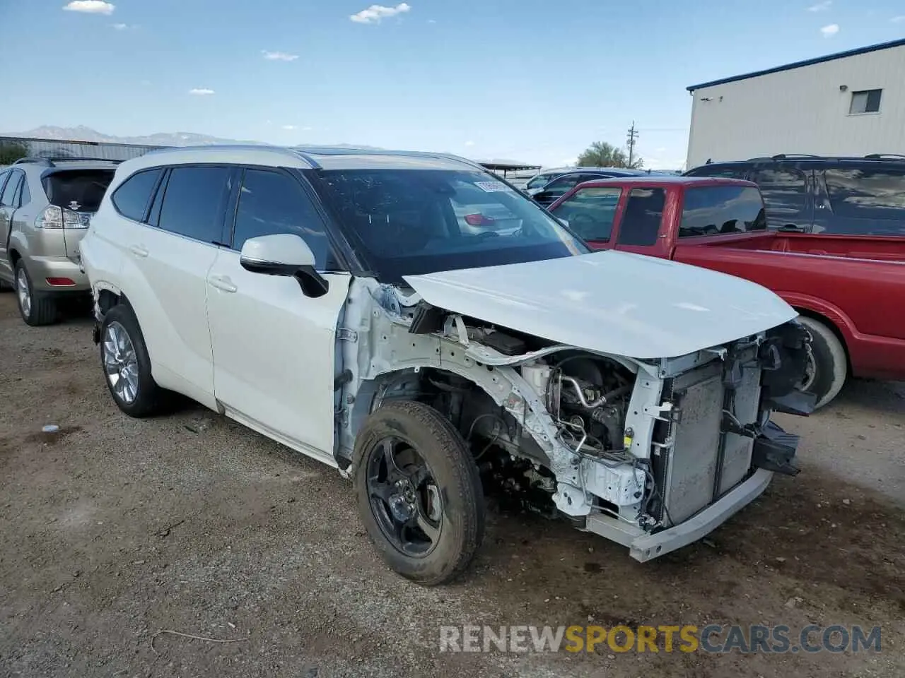 4 Photograph of a damaged car 5TDYZRAH7MS077324 TOYOTA HIGHLANDER 2021