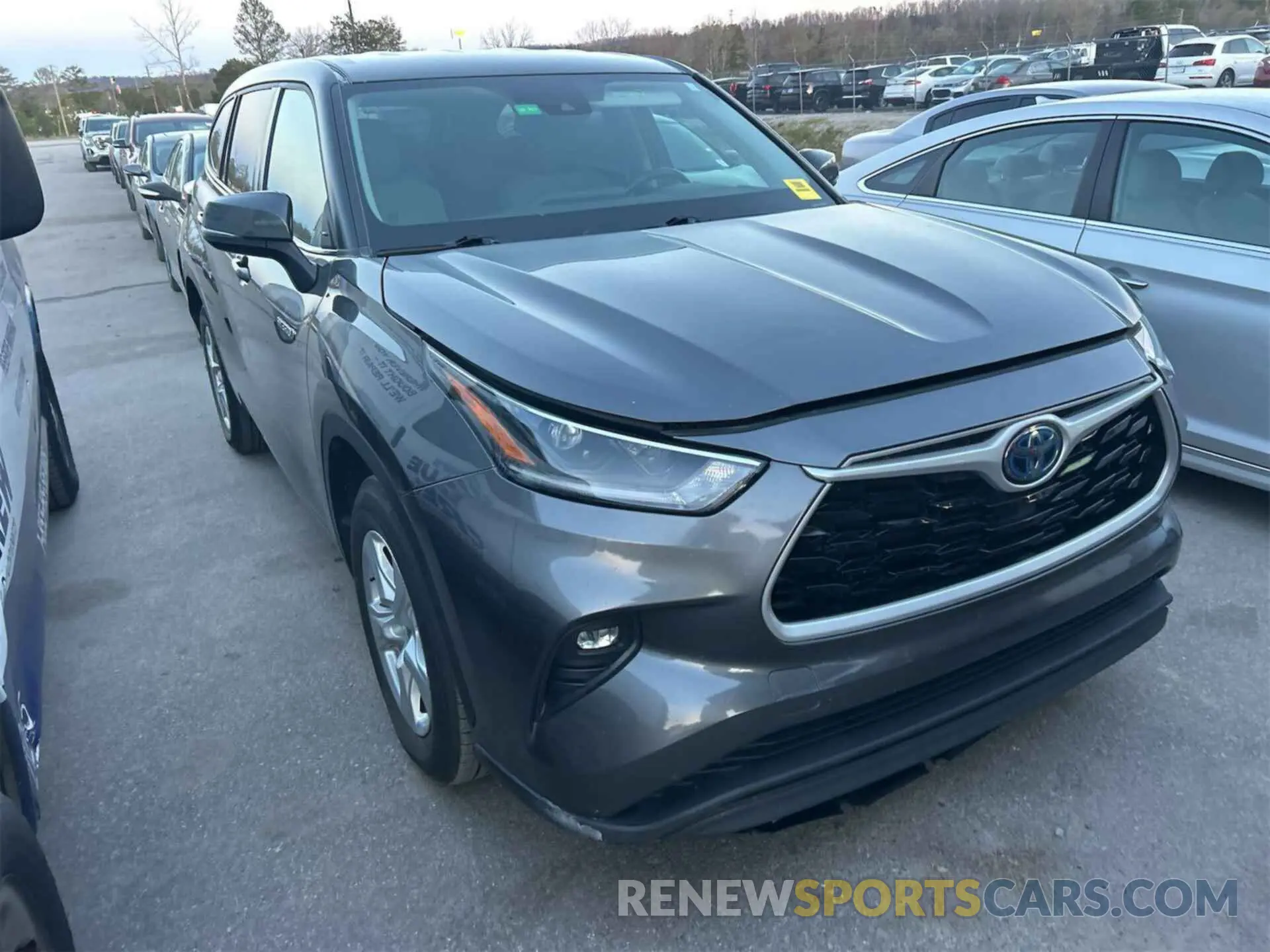 17 Photograph of a damaged car 5TDZARAH3MS009680 TOYOTA HIGHLANDER 2021