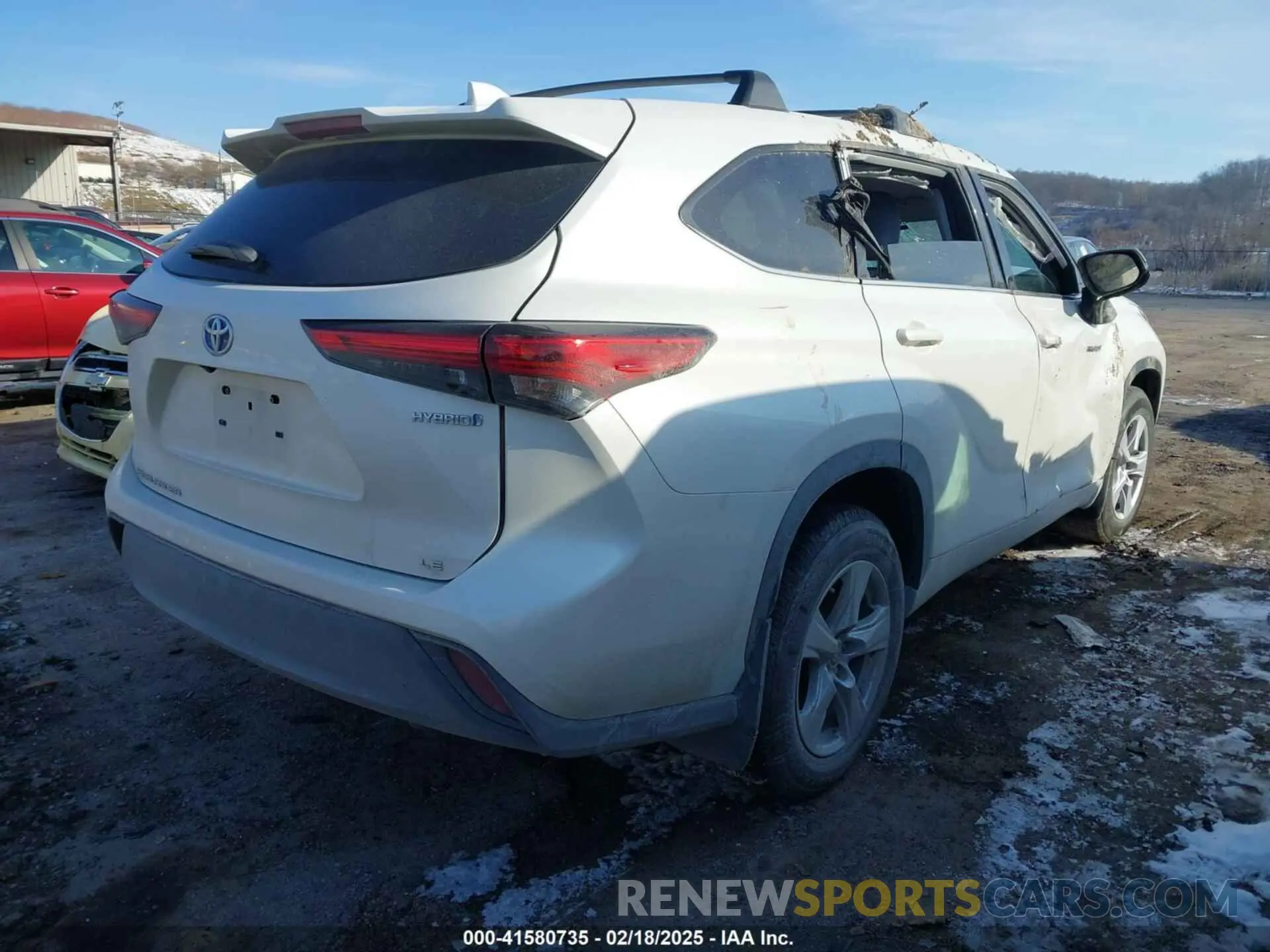 4 Photograph of a damaged car 5TDZARAH3MS507748 TOYOTA HIGHLANDER 2021