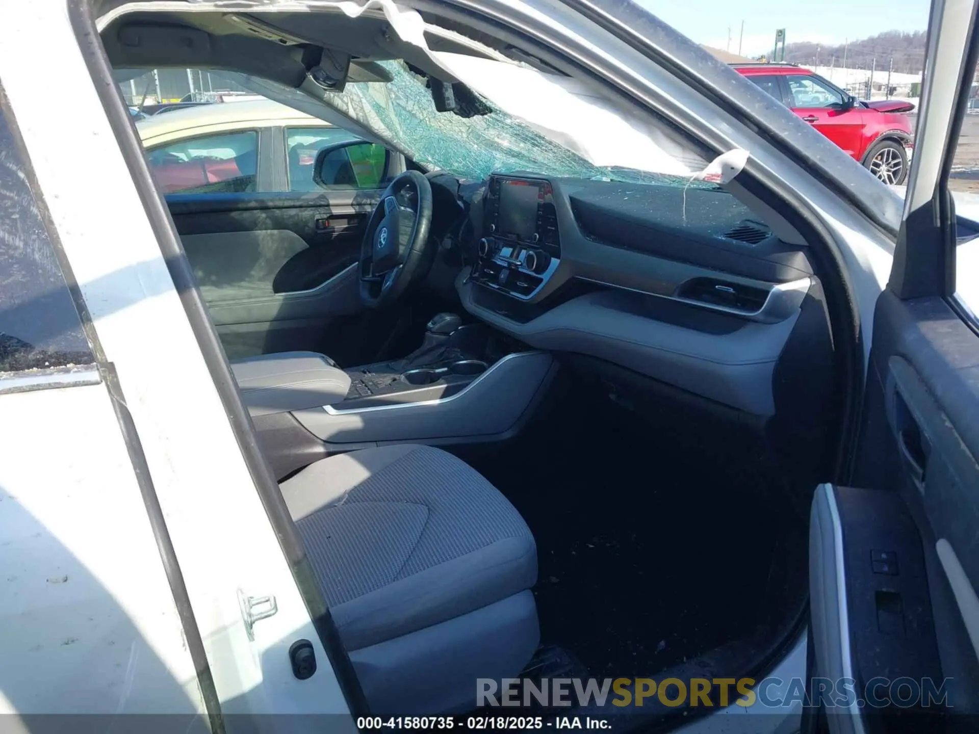5 Photograph of a damaged car 5TDZARAH3MS507748 TOYOTA HIGHLANDER 2021