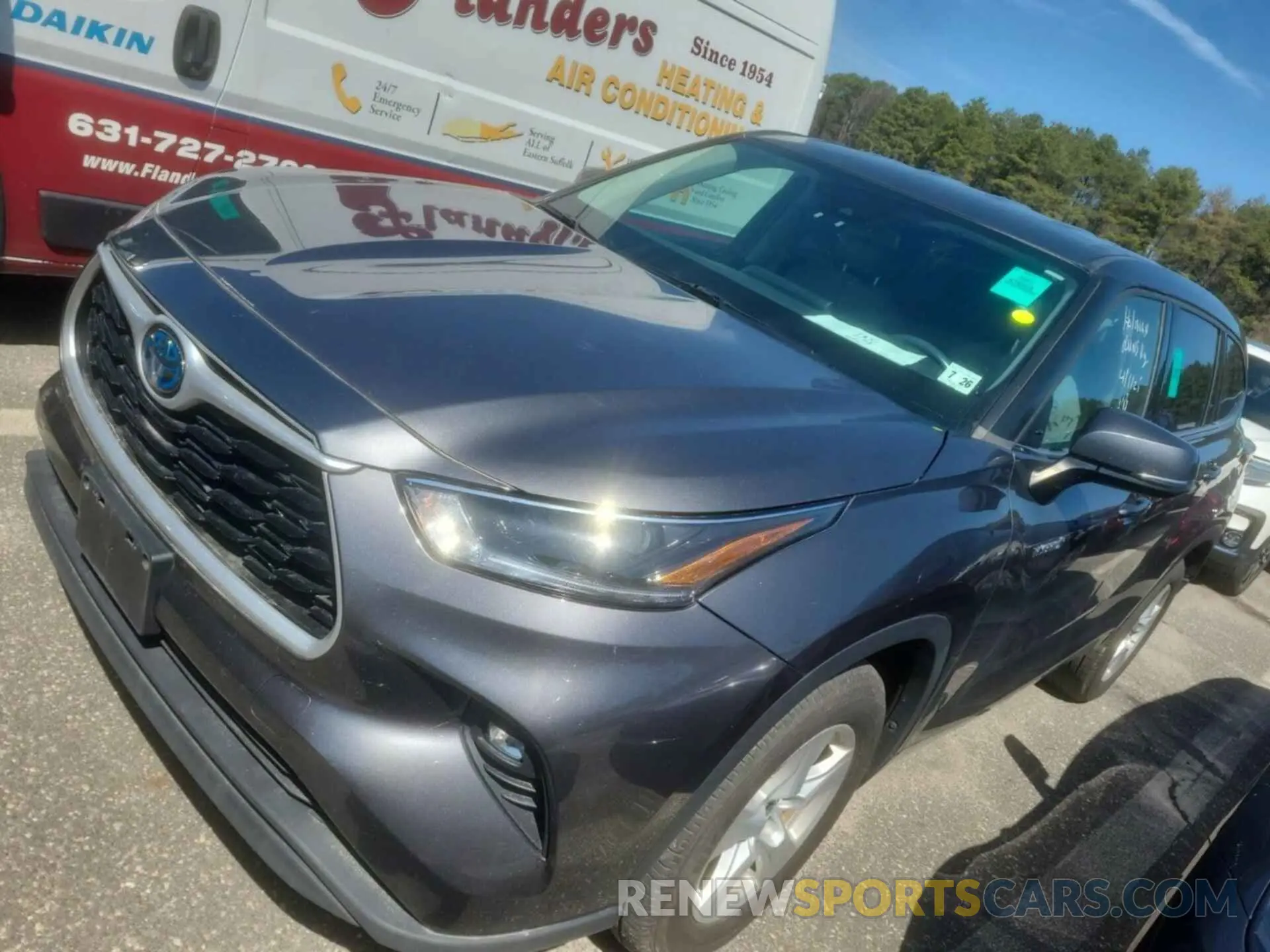 10 Photograph of a damaged car 5TDZARAH6MS507159 TOYOTA HIGHLANDER 2021