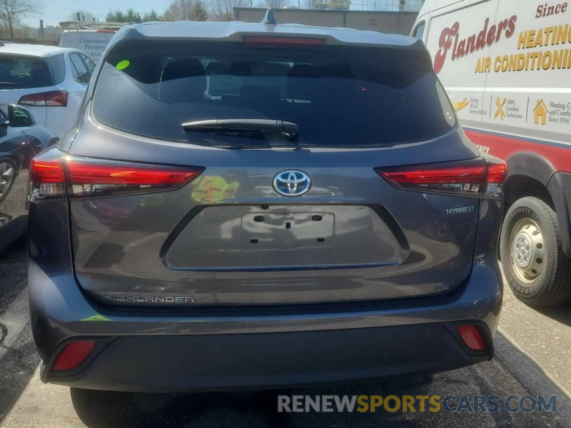 26 Photograph of a damaged car 5TDZARAH6MS507159 TOYOTA HIGHLANDER 2021