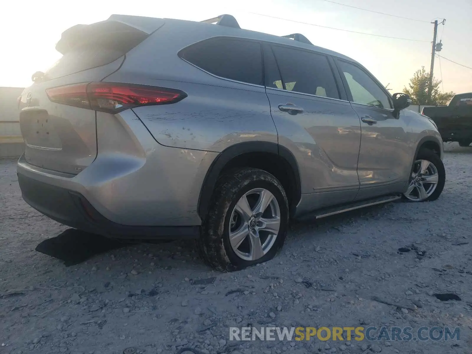 4 Фотография поврежденного автомобиля 5TDZZRAH0MS067707 TOYOTA HIGHLANDER 2021