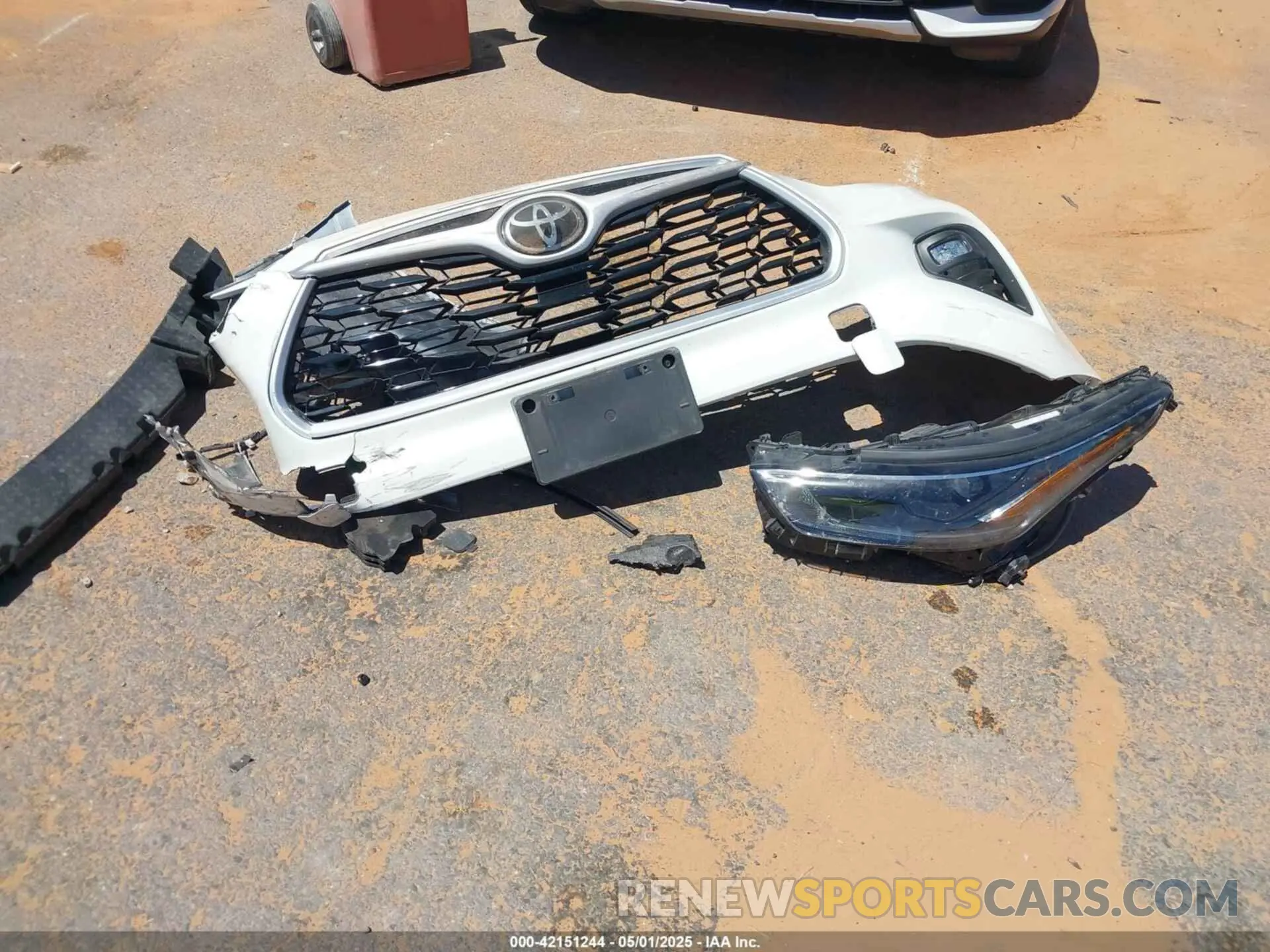 11 Photograph of a damaged car 5TDZZRAH1MS071300 TOYOTA HIGHLANDER 2021