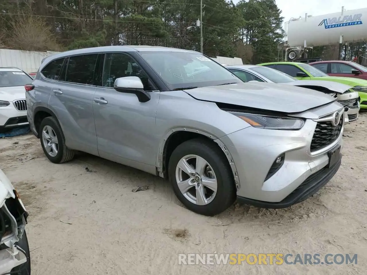 4 Photograph of a damaged car 5TDZZRAH3MS517348 TOYOTA HIGHLANDER 2021
