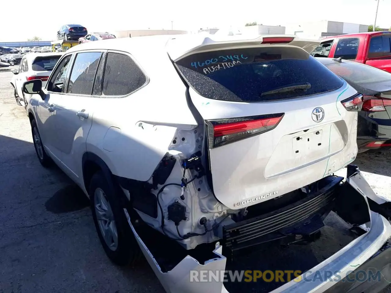3 Photograph of a damaged car 5TDZZRAH6MS058641 TOYOTA HIGHLANDER 2021