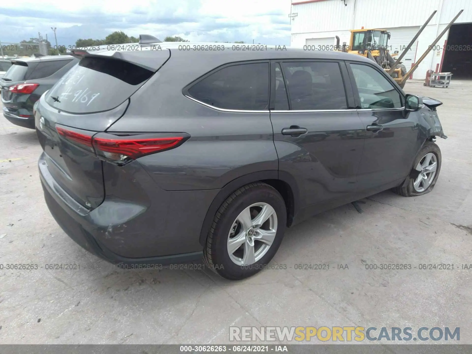 4 Photograph of a damaged car 5TDZZRAH8MS526563 TOYOTA HIGHLANDER 2021