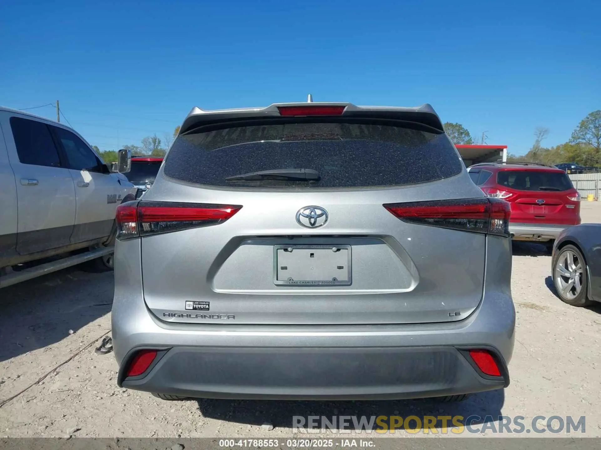 17 Photograph of a damaged car 5TDZZRAH9MS533683 TOYOTA HIGHLANDER 2021