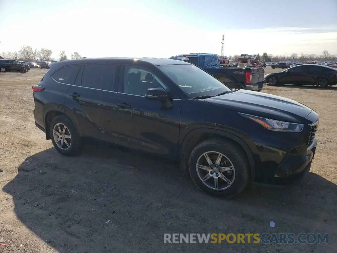 4 Photograph of a damaged car 5TDZZRAHXMS035122 TOYOTA HIGHLANDER 2021