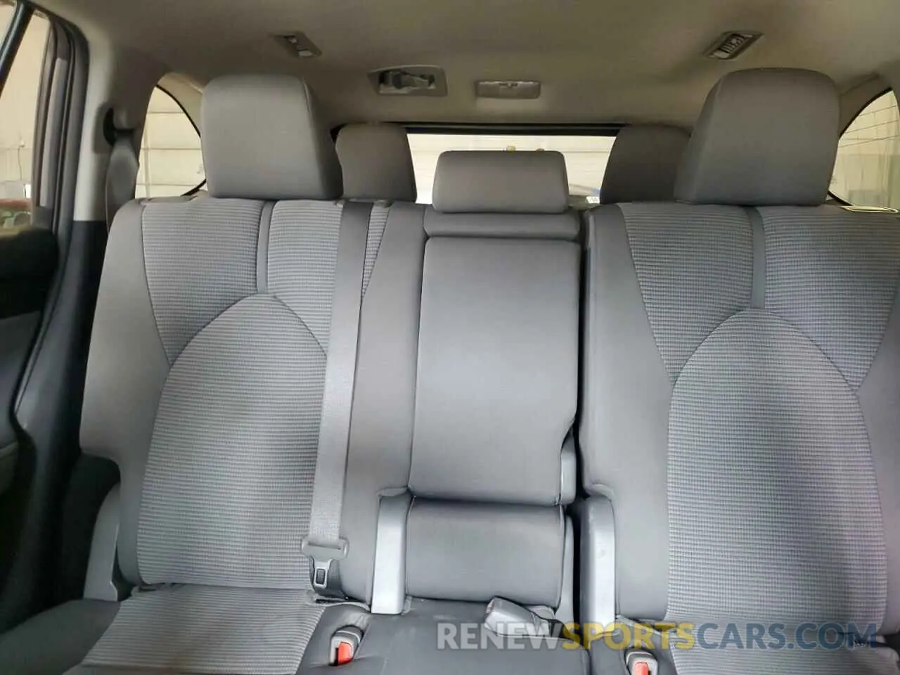 10 Photograph of a damaged car 5TDZZRAHXMS066838 TOYOTA HIGHLANDER 2021