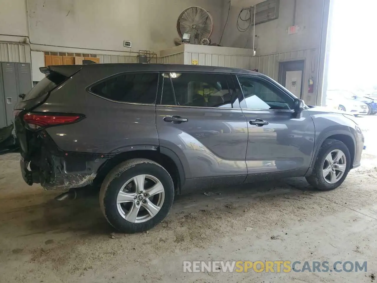 3 Photograph of a damaged car 5TDZZRAHXMS066838 TOYOTA HIGHLANDER 2021