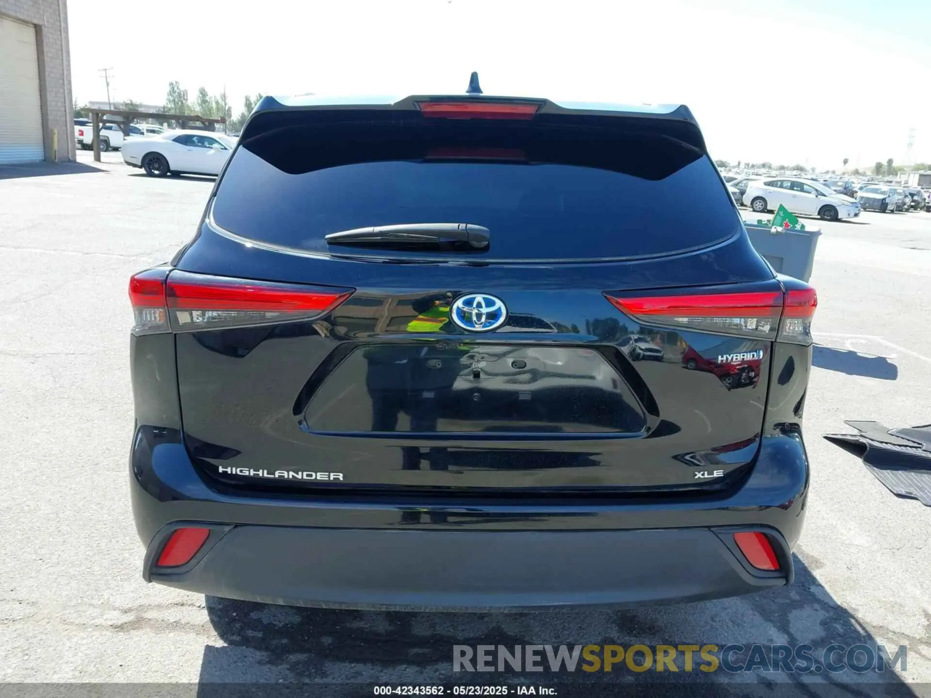 16 Photograph of a damaged car 5TDAARAH2NS517184 TOYOTA HIGHLANDER 2022