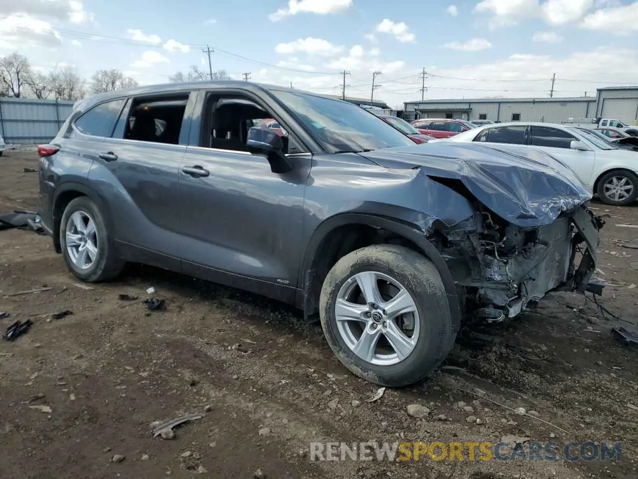 4 Photograph of a damaged car 5TDBBRCHXNS546463 TOYOTA HIGHLANDER 2022